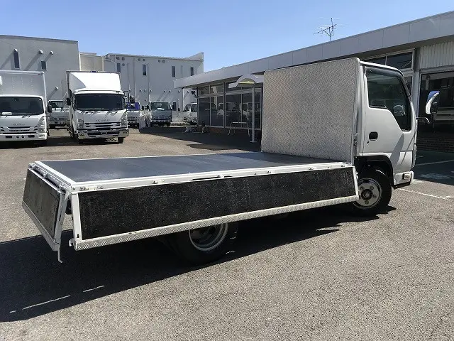 いすゞ エルフ 2RG-NJR88A(2WD)の写真13