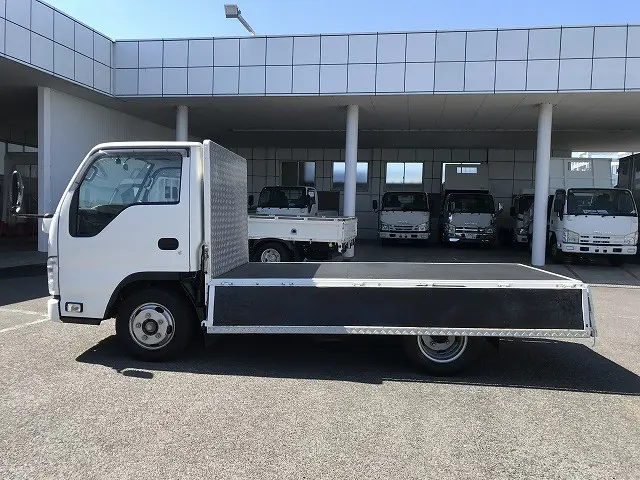 いすゞ エルフ 2RG-NJR88A(2WD)の写真14