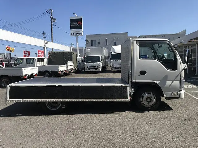 いすゞ エルフ 2RG-NJR88A(2WD)の写真15