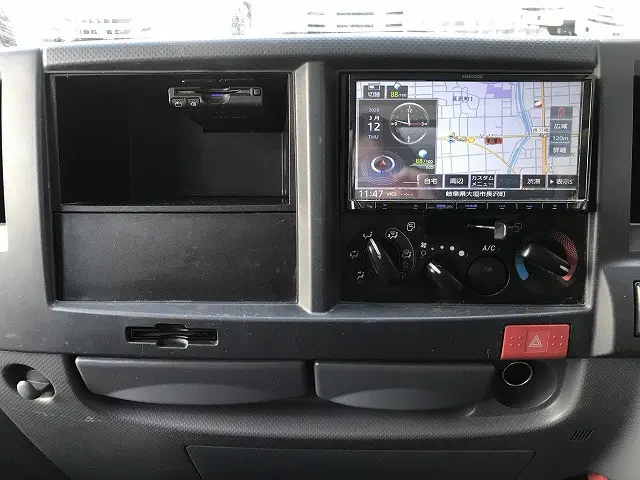 いすゞ エルフ 2RG-NJR88A(2WD)の写真27