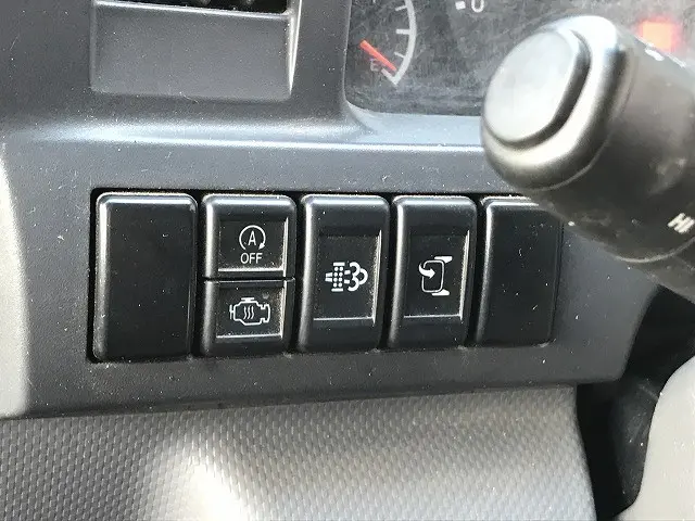 いすゞ エルフ 2RG-NJR88A(2WD)の写真28