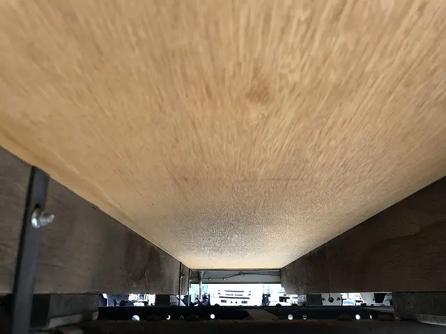 いすゞ エルフ 2RG-NJR88A(2WD)の写真40