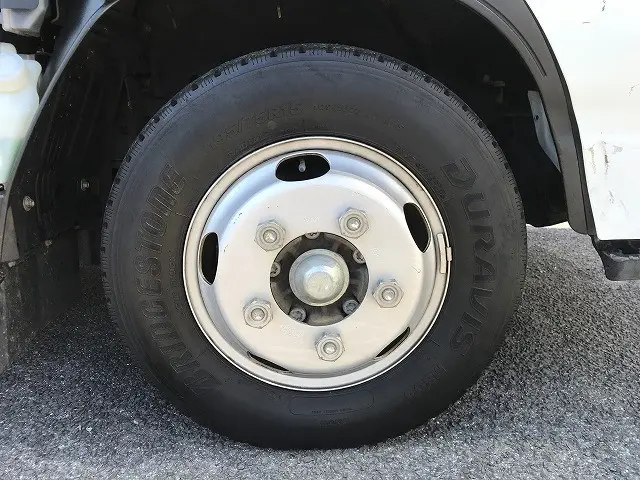 いすゞ エルフ 2RG-NJR88A(2WD)の写真41