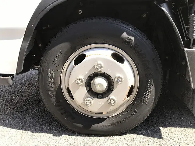 いすゞ エルフ 2RG-NJR88A(2WD)の写真42