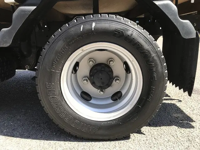 いすゞ エルフ 2RG-NJR88A(2WD)の写真43