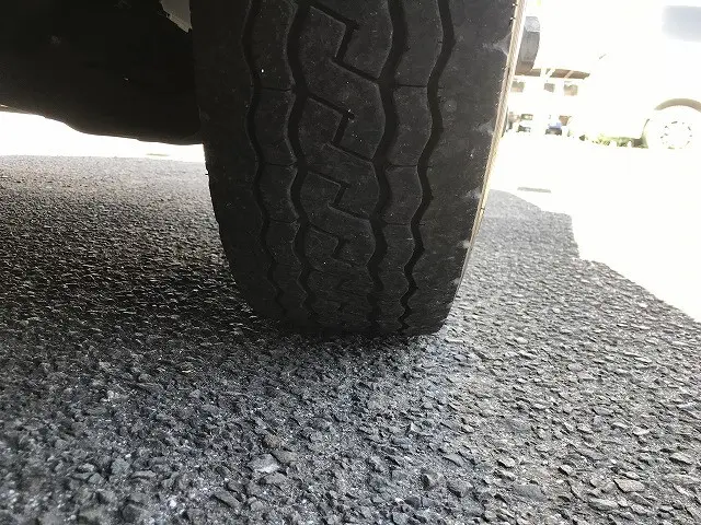 いすゞ エルフ 2RG-NJR88A(2WD)の写真46