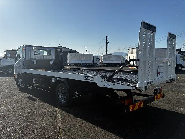 トヨタ ダイナ 2PG-XZU722(2WD)の写真6