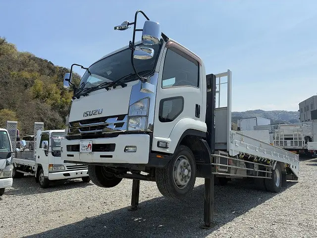 いすゞ フォワード LKG-FTR90S2(2WD)の写真1