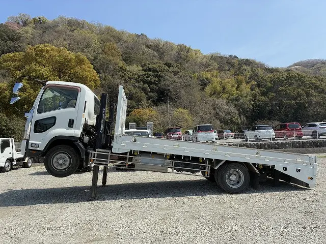 いすゞ フォワード LKG-FTR90S2(2WD)の写真4