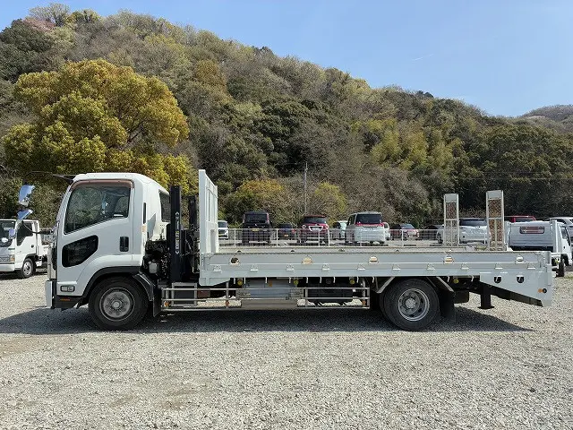 いすゞ フォワード LKG-FTR90S2(2WD)の写真11