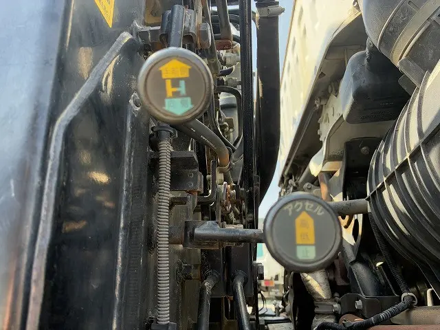 いすゞ フォワード LKG-FTR90S2(2WD)の写真39