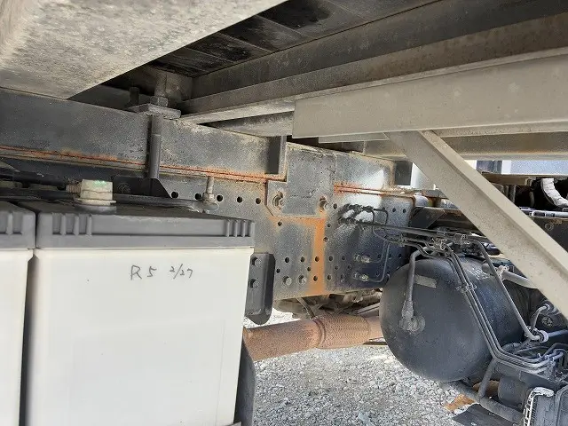 いすゞ フォワード LKG-FTR90S2(2WD)の写真41