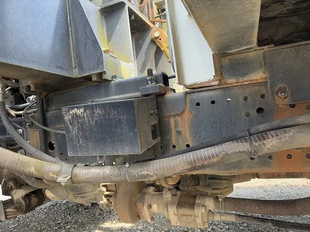 いすゞ フォワード LKG-FTR90S2(2WD)の写真47