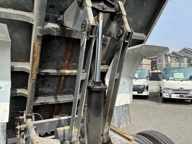 いすゞ フォワード TKG-FRR90S2(2WD)の写真20