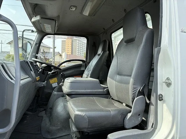 いすゞ フォワード TKG-FRR90S2(2WD)の写真32