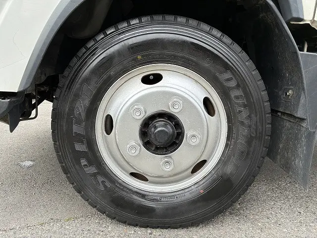 いすゞ エルフ TRG-NPR85AR(2WD)の写真23