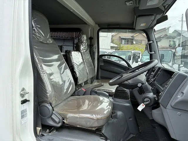 いすゞ エルフ TRG-NPR85AR(2WD)の写真30