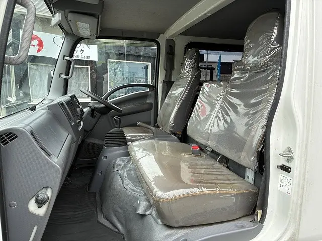 いすゞ エルフ TRG-NPR85AR(2WD)の写真32
