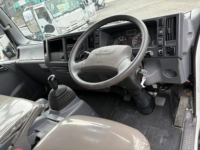 いすゞ エルフ TRG-NPR85AR(2WD)の写真36