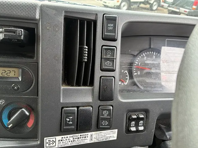 いすゞ エルフ TRG-NPR85AR(2WD)の写真39