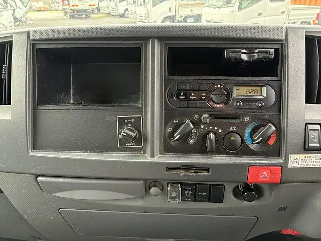 いすゞ エルフ TRG-NPR85AR(2WD)の写真41