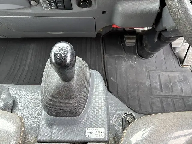 いすゞ エルフ TRG-NPR85AR(2WD)の写真43