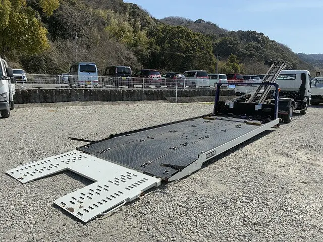 三菱 キャンター 2PG-FEB80(2WD)の写真15