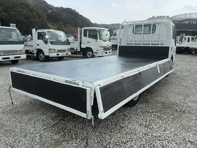 いすゞ エルフ PB-NPR81AR(2WD)の写真15