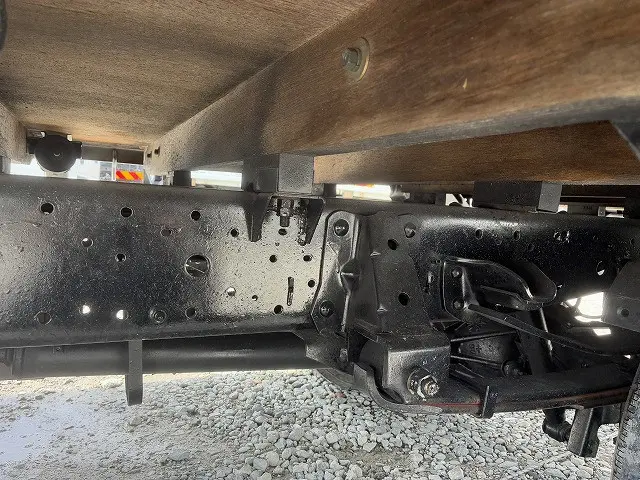 いすゞ エルフ PB-NPR81AR(2WD)の写真43