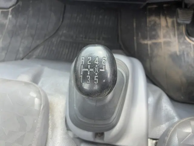 いすゞ エルフ PB-NPR81AR(2WD)の写真43