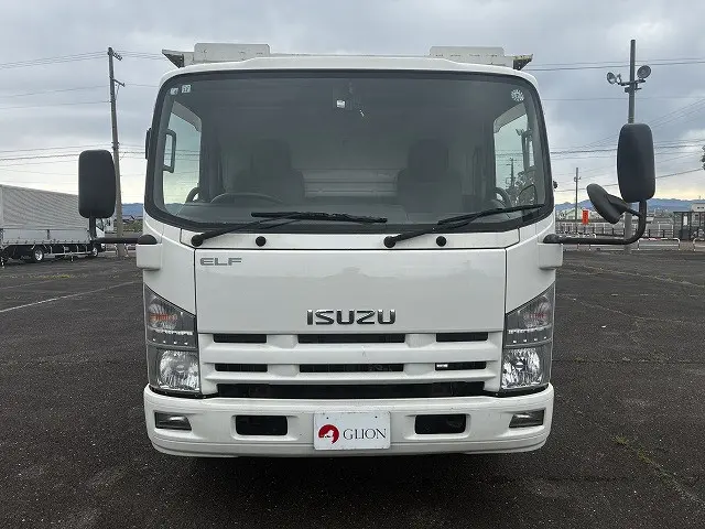 いすゞ エルフ TDG-NPS85AN(4WD)の写真2