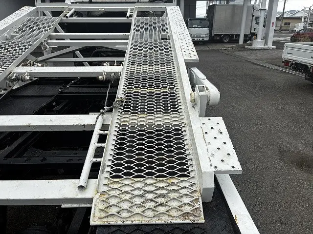 いすゞ エルフ TDG-NPS85AN(4WD)の写真18