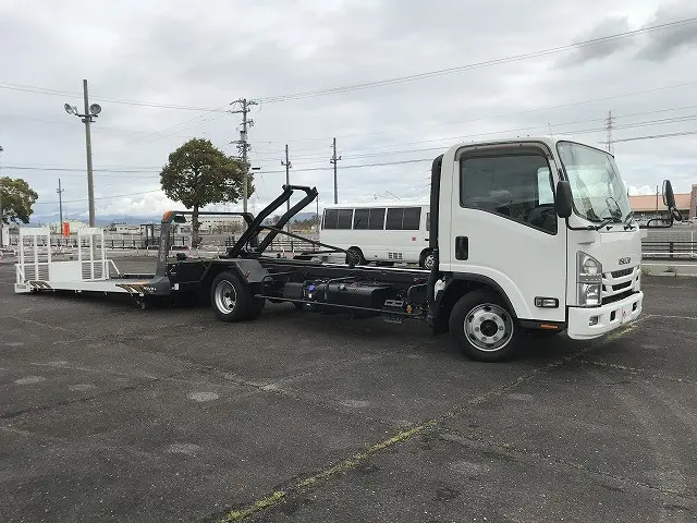 いすゞ エルフ 2RG-NPR88AN(2WD)の写真3