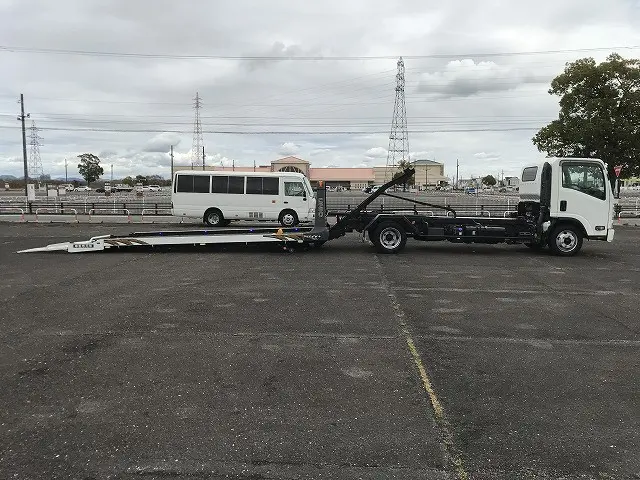 いすゞ エルフ 2RG-NPR88AN(2WD)の写真8