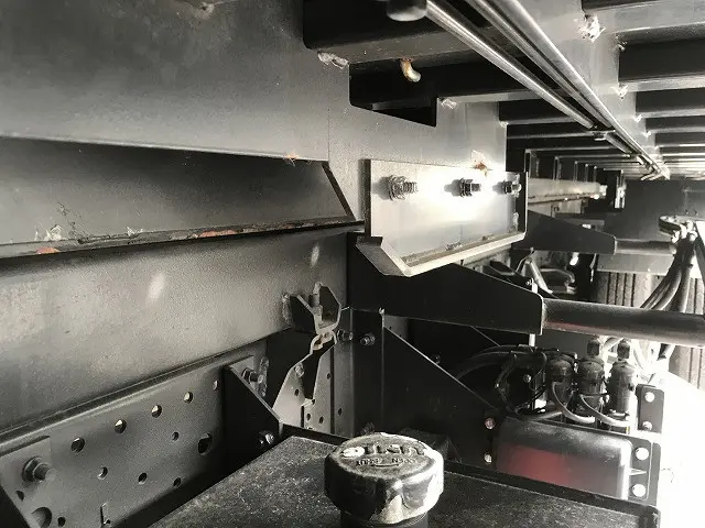 いすゞ エルフ 2RG-NPR88AN(2WD)の写真44