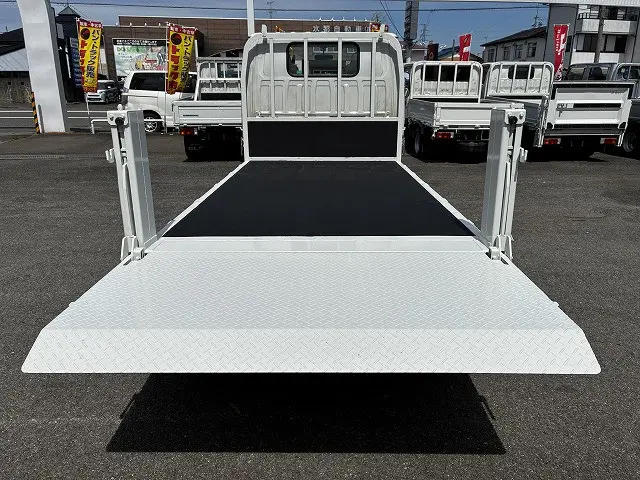 いすゞ エルフ KR-NHR69(2WD)の写真16