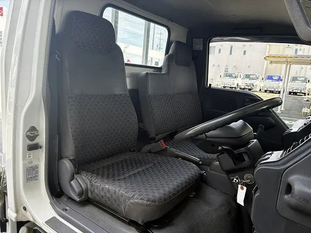 いすゞ エルフ KR-NHR69(2WD)の写真35