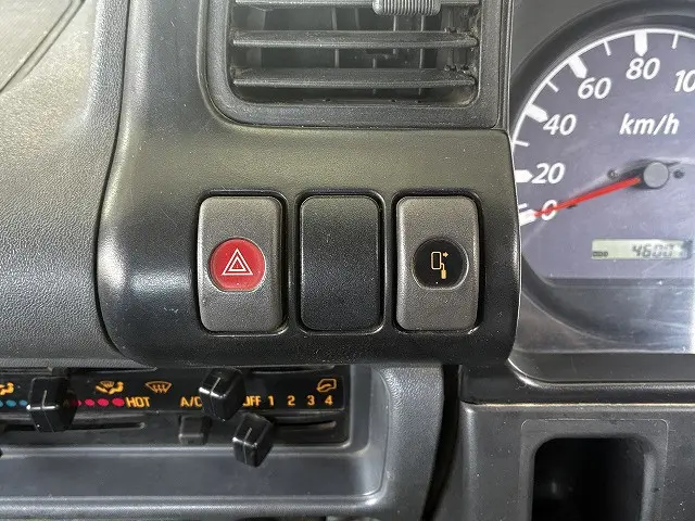 いすゞ エルフ KR-NHR69(2WD)の写真40