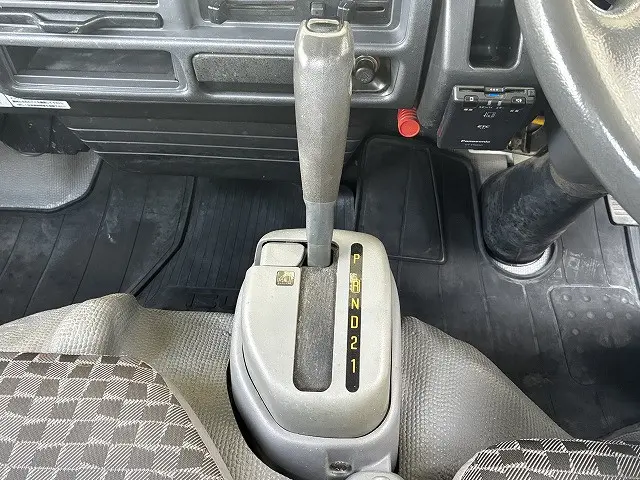 いすゞ エルフ KR-NHR69(2WD)の写真43