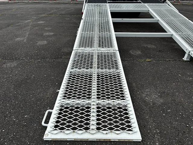 三菱 キャンター 2PG-FEB90(2WD)の写真21