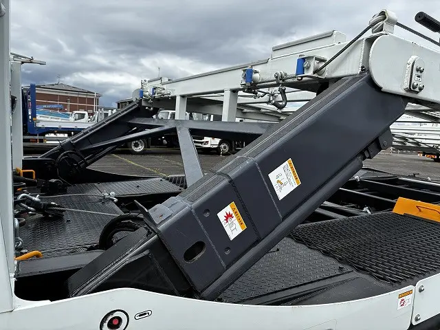 三菱 キャンター 2PG-FEB90(2WD)の写真24