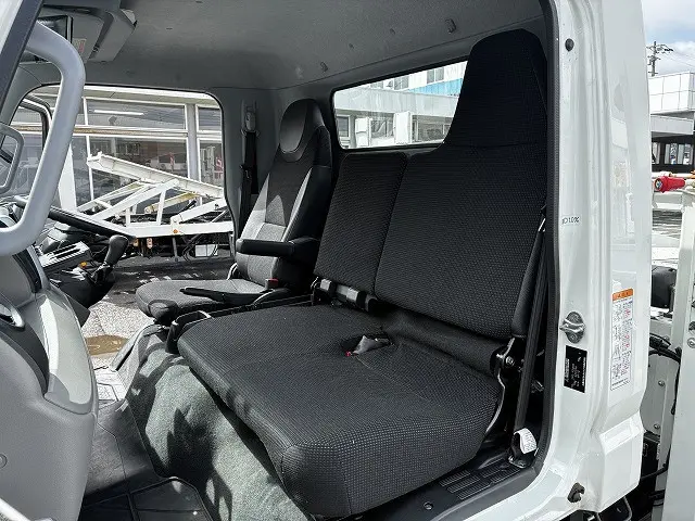 三菱 キャンター 2PG-FEB90(2WD)の写真38