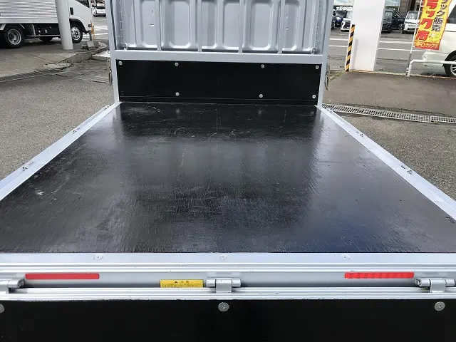 三菱 キャンター 2RG-FBA20(2WD)の写真16