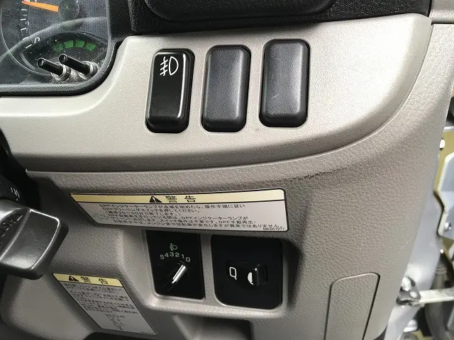 三菱 キャンター 2RG-FBA20(2WD)の写真30