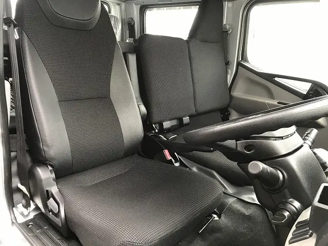 三菱 キャンター 2RG-FBA20(2WD)の写真33