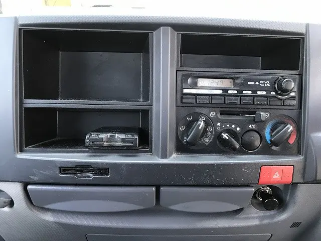 いすゞ エルフ TKG-NJR85A(2WD)の写真26