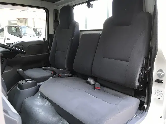 いすゞ エルフ TKG-NJR85A(2WD)の写真32