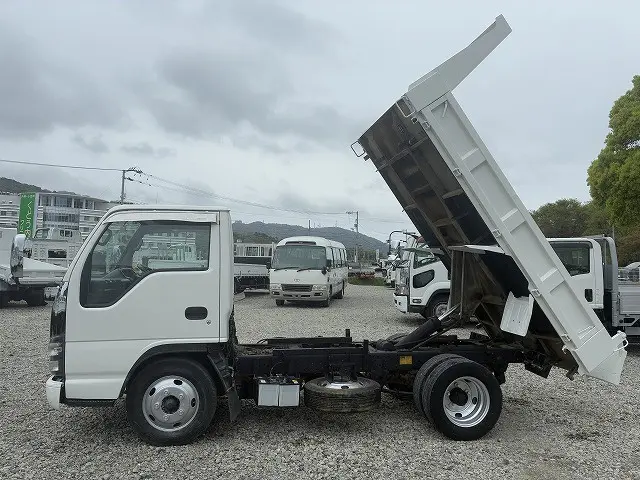 いすゞ エルフ PB-NKR81AD(2WD)の写真4