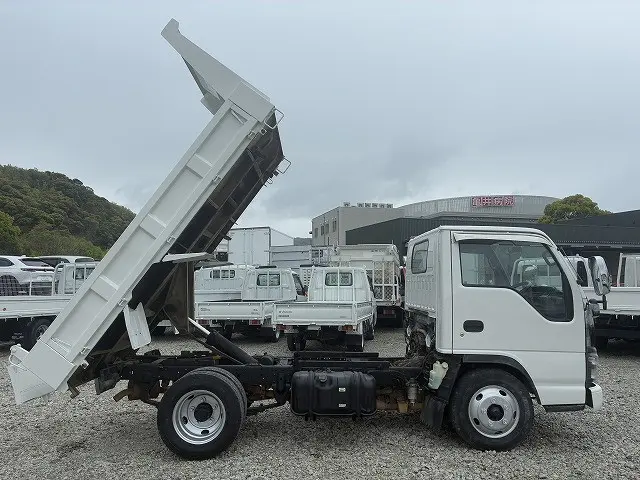 いすゞ エルフ PB-NKR81AD(2WD)の写真5