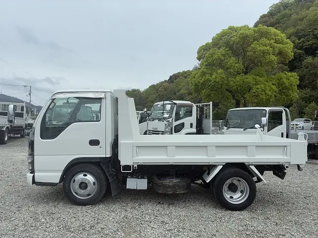 いすゞ エルフ PB-NKR81AD(2WD)の写真11